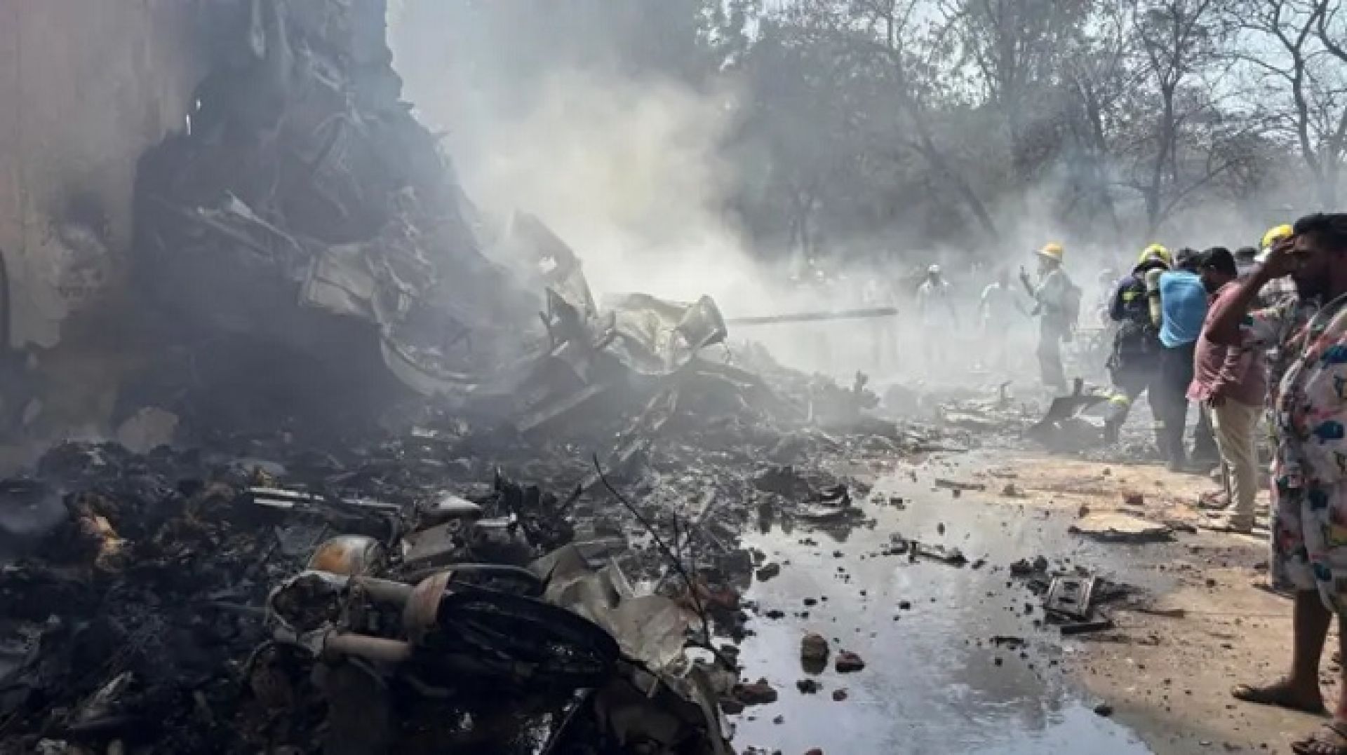 एअर इन्डियाको विमान दुर्घटनामा २४१ जना निधन, एकमात्र जीवित